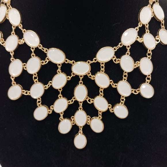 White Beaded Necklace Tiered Layered Gold Chain Geometric Elegant Chic Modern - Picture 4 of 12